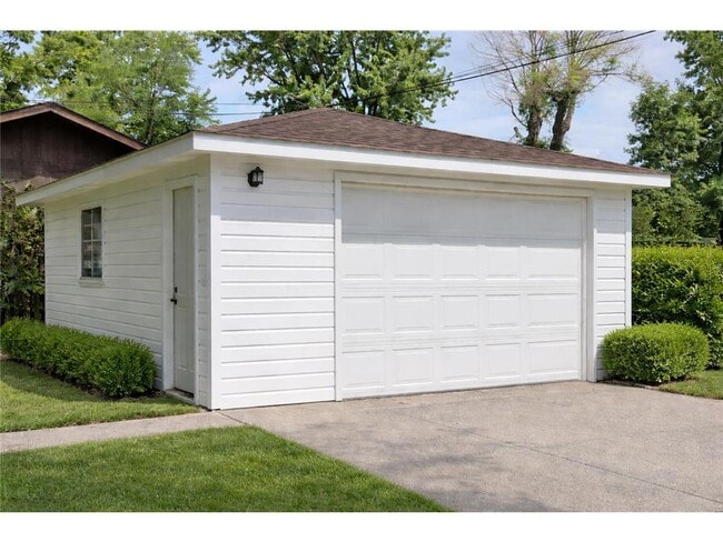 Photo - 206-19 1/2 19 1/2 Ave N