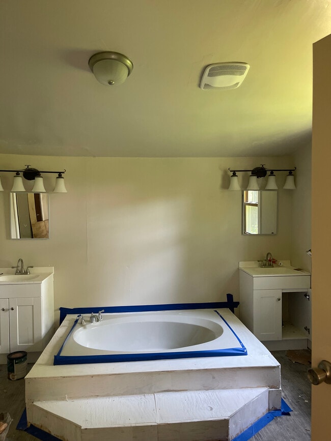 Photo - 2831 Oak Hill Cir