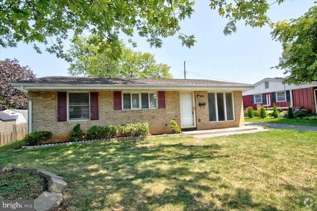 Building Photo - 285 Pinoak Dr Rental