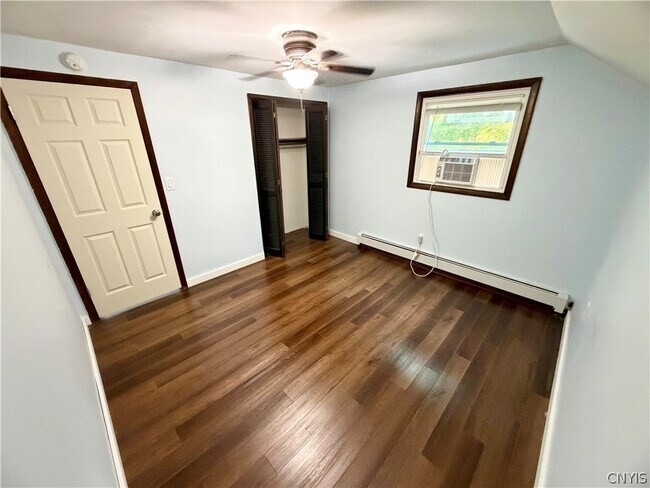 Photo - 280 Cherry St