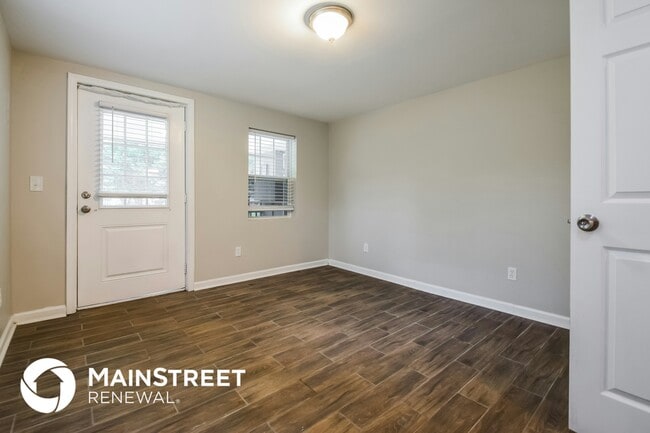 Photo - 185 Forest Rd