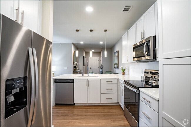 2 BR, 2 BA 1290SF Pendants - City Limits