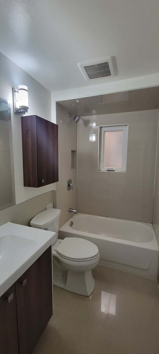 Photo - 35 Rushbrooke Av