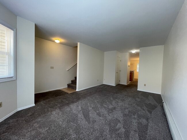 Livingroom to Kitchen