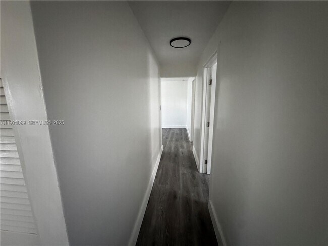 Photo - 4017 SW 24th St Unit 2