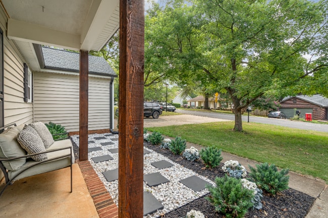 Photo - 2812 Olde Whitehall Rd