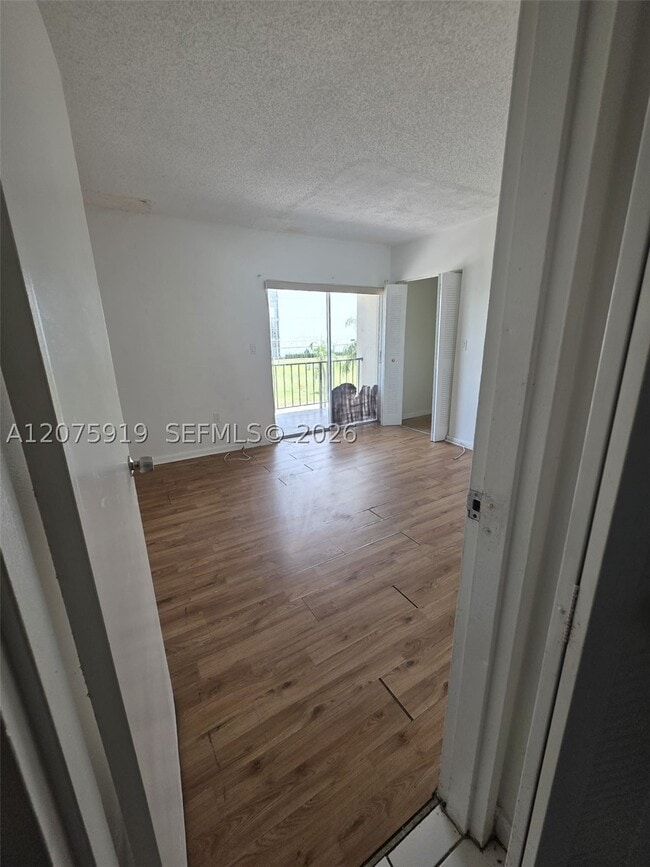 Photo - 5100 SW 41st St Unit 320