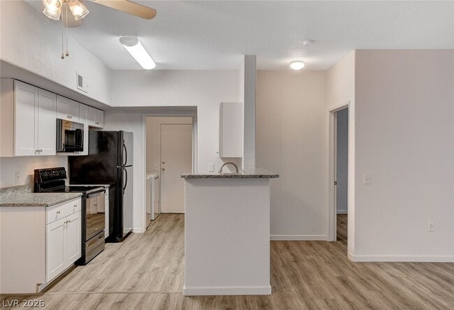 Photo - 2615 W Gary Ave Unidad 1033