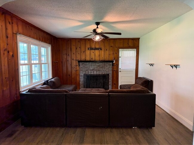 Photo - 38 Buttercup Ln