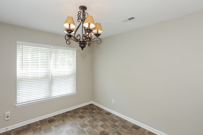 Photo - 2112 Highland Park Dr