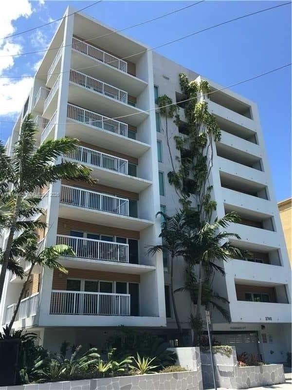Building Photo - 2740 SW 28th Terrace Unit 206