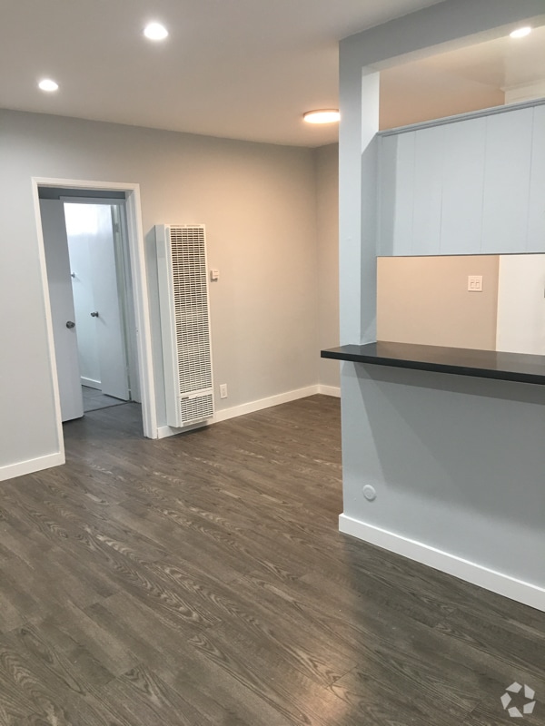 Building Photo - 1810 N Cherokee Ave Rental