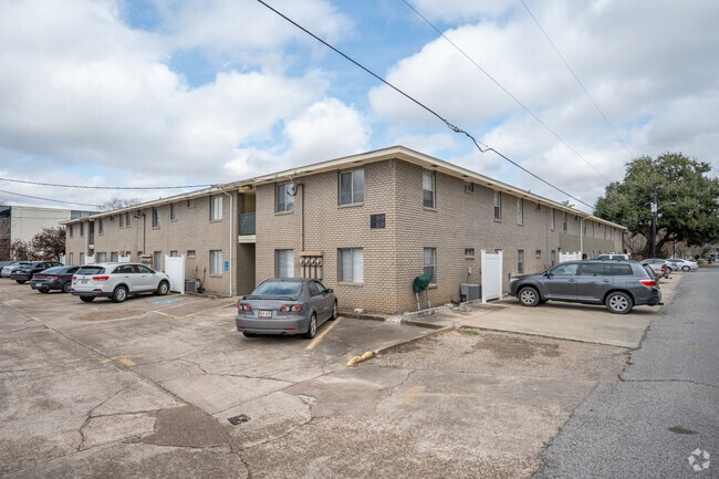 915 S College Rd Lafayette, LA 70503