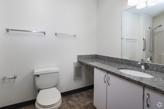 1BR, 1BA - 850SF - Bat