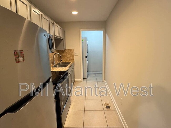 Photo - 1796 Spring St NW