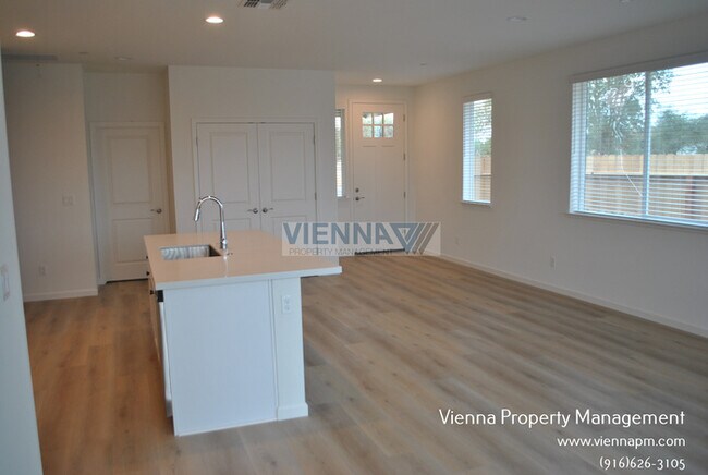 Photo - 525 Fox Hunt Wy