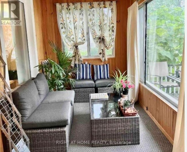 Photo - 4614 Eastwood Crescent