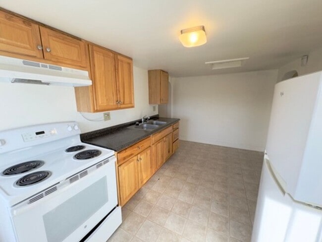 Photo - Charming studio apartment for rent! - All utilities included except Electric - 1121-A Shenandoah st.