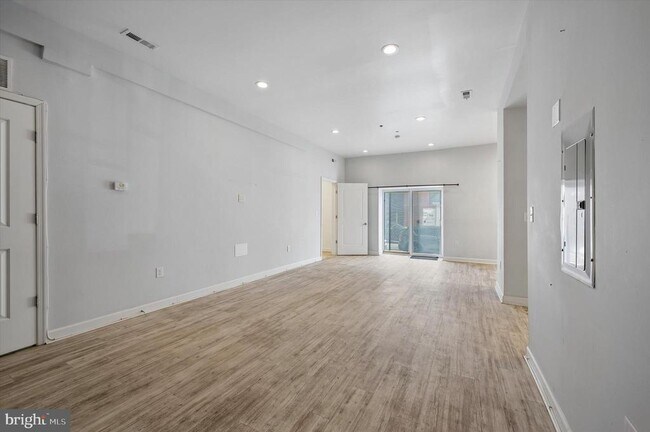 Photo - 980 N Marshall St Unit 1