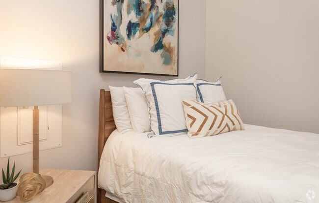 Studio - 489 SF - Porter Street