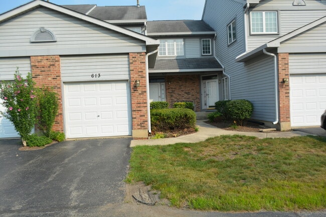 Building Photo - 613 W Parkside Dr