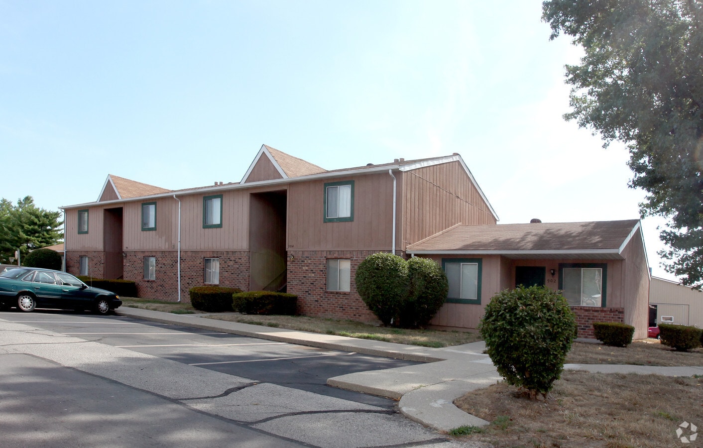 Photo - Heather Heights Apartments