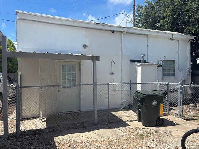 Building Photo - 1924 Avenue O 1/2 Rental