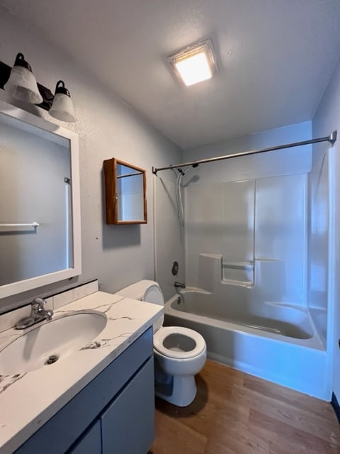 Photo - 3322 Lombard Ave