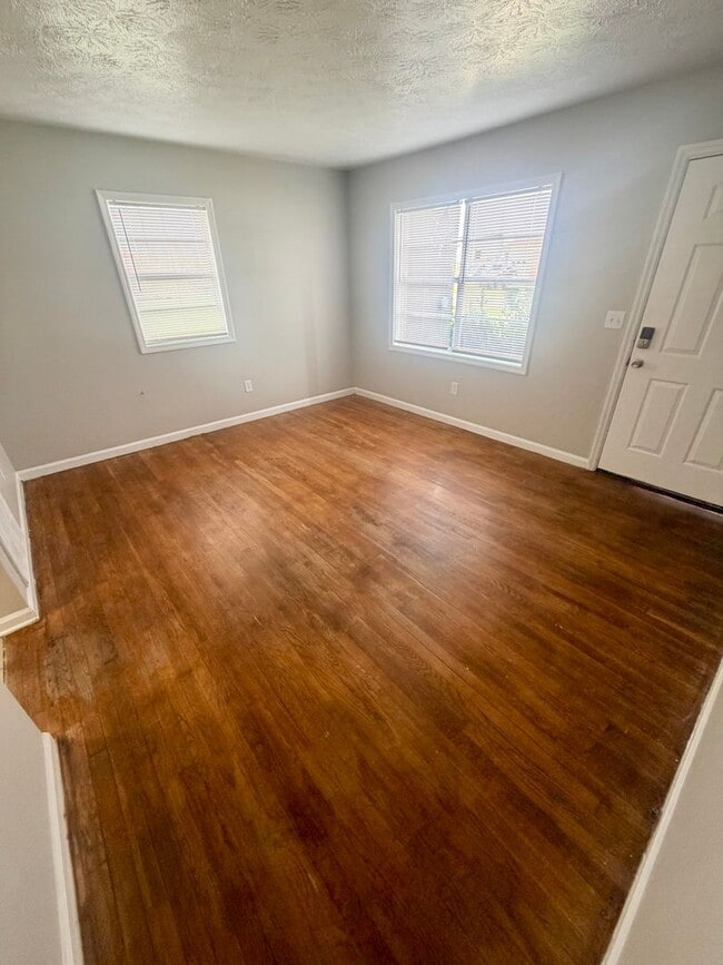 Photo - 104 Dale Ave Unit 1