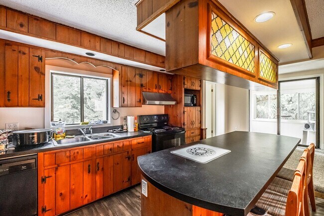 Photo - 12 Hathaway Street