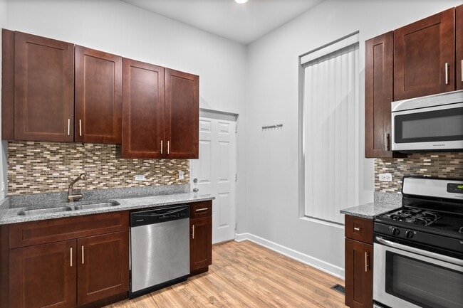 Photo - 1528 N Ashland Ave