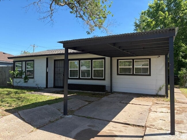 Photo - 5962 Belarbor St