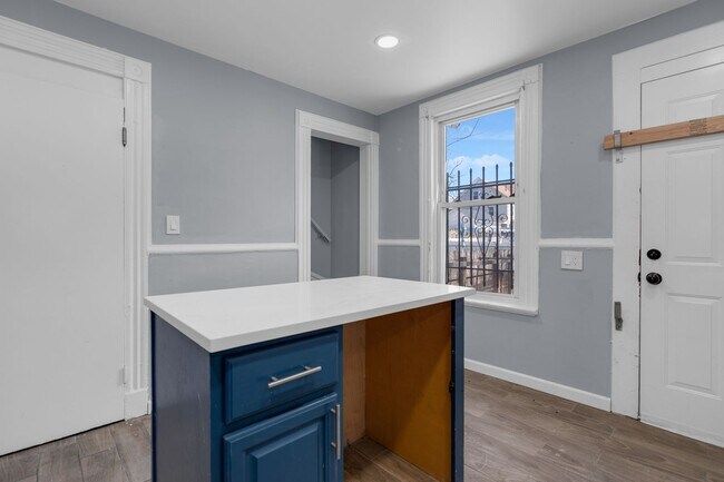 Photo - 555 Jefferson Ave Unidad 1