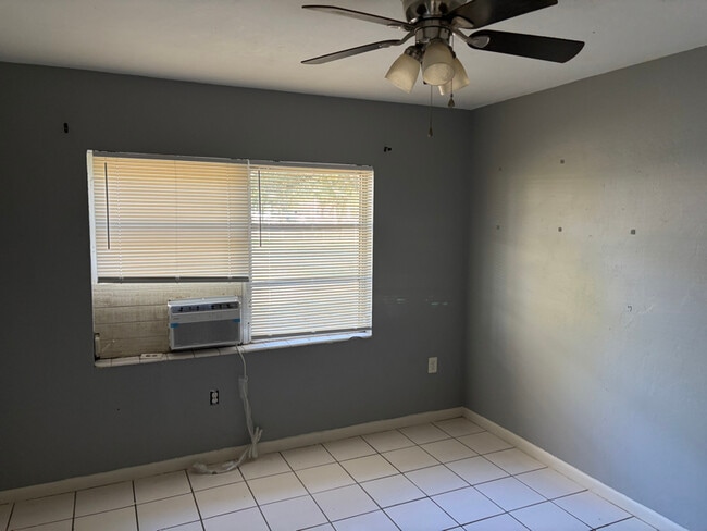 Photo - 2558 Congress St Unidad 2