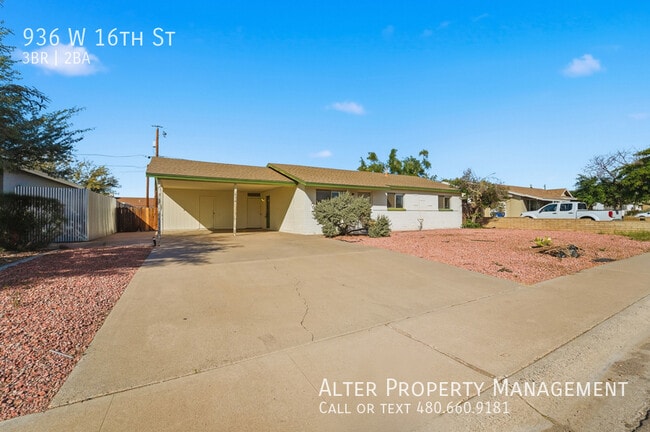 Photo - 936 W 16th St