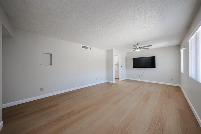 Photo - 11033 W Elk Ave