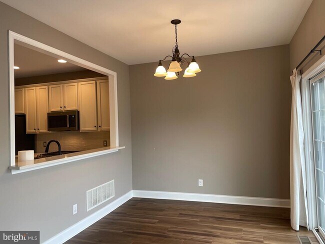 Photo - 296 N Caldwell Cir