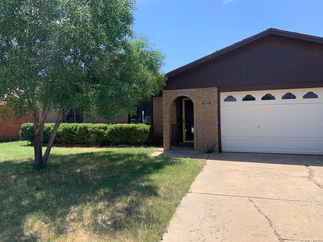 Photo - Fabulous home in lovely, convenient neighborhood