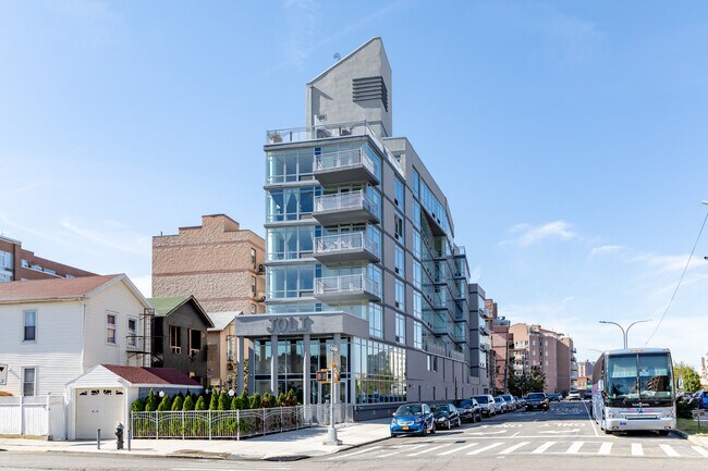 Joli Luxury Building - 3440 Guider Ave Unit 7C