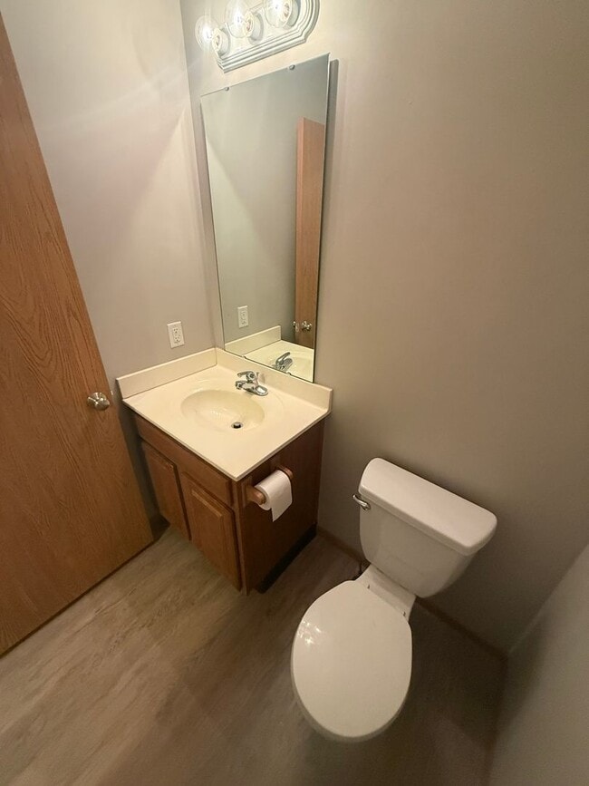 Photo - Spacious 3 bedroom, two level duplex in Raymore with new flooring!