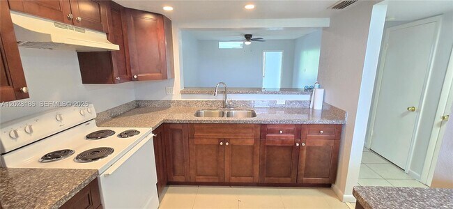 Photo - 5335 NW 10th Ct Unit 307