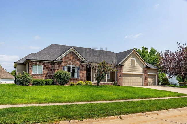 Photo - 2305 NE Hanover Ct