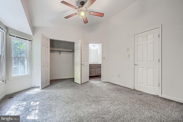 6635 Commodore Ct