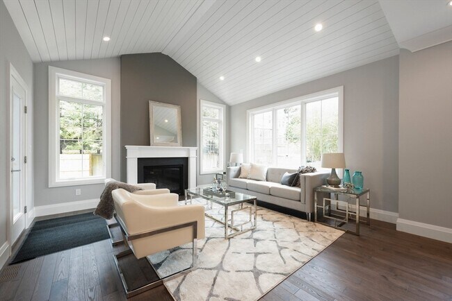 Photo - 962 Walnut St