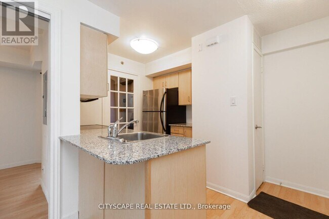 Photo - 80 Joe Shuster Way