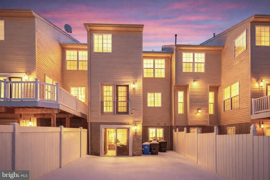 Photo - 618 Berwick Ct