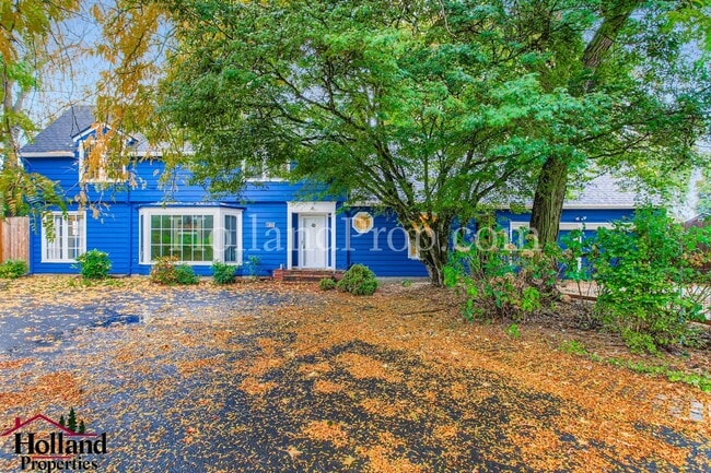 Photo - Spacious 3-Bedroom Hillsboro Home with Spa...