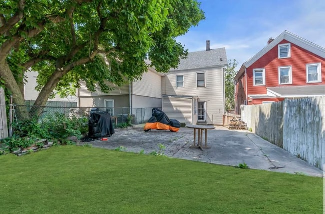 Photo - 86 McAdoo Ave