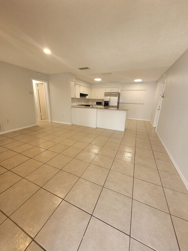 Photo - 937 Aragon Ave