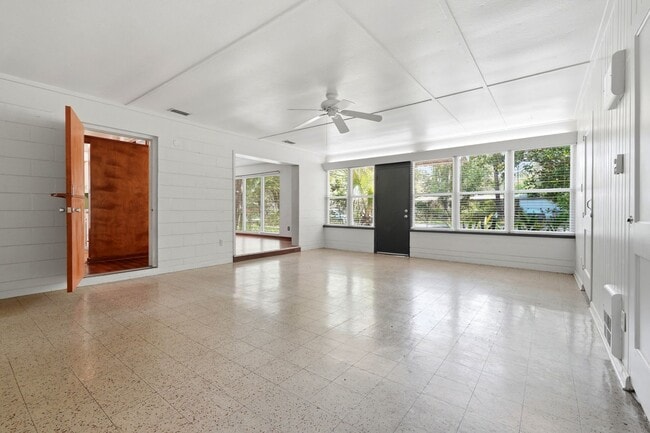 Photo - 1038 NE 21 Ave